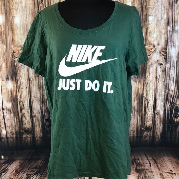 Nike Women's Green T-Shirt - Picture 1 of 8